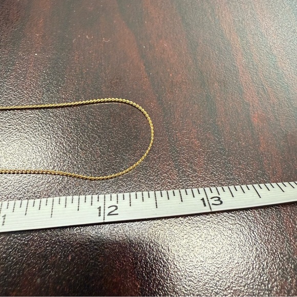 Avon Gold-Toned “Serpentine” Classic Chain Necklace NIB vintage 1989 - Picture 3 of 6